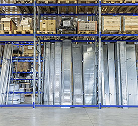 SONSTIGE SONDERREGALE Zur schnellen und praktischen Bedienung Ihrer Kabeltrommeln bieten wir Ihnen Kabeltrommelregale in den verschiedensten Ausführungen an. A-Regale ermöglichen Ihnen die vertikale Lagerung langer Güter. Speziell konstruierte Drive-in Regale erlauben die Ein- oder Durchfahrt mit dem Stapler. 