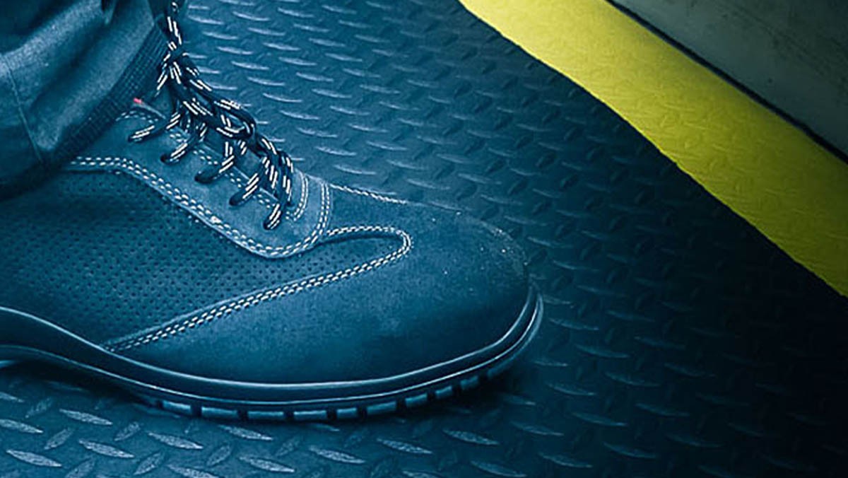 Arbeitsplatzmatten und Schmutzfangmatten