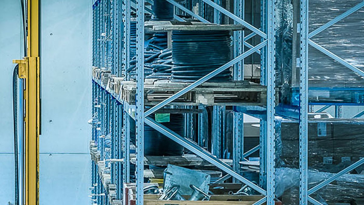 Von Palettenregale, über Weitspannregale und Kragarmregale finden Sie hier verschiedenste Regaltypen