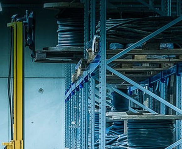 individuelle Werkstattmöbel von Würth Lagerregale