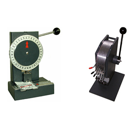 PERFORIERGERÄT Vom händischen Einrad-Perforiergerät über das 7-Räder-Perforiergerät bis hin zur elektrischen Perforiermaschine finden Sie bei uns das passende Produkt zum Stanzen der Prüfplakette.