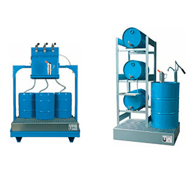 FRISCHÖLVERSORGUNG Von einzelnen Komponenten wie beispielsweise geeichten Ölkannen bis hin zu kompletten Ölabgabesets mit bis zu drei Fässern kümmern wir uns um die Frischölversorgung in Ihrer Werkstatt. In einer Abgabestelle können Sie Öl, Kühlerfrostschutz und Scheibenfrostschutz kombinieren und Öl zapfen, ohne einen Tropfen zu vergießen. Unser Sortiment enthält auch Auffangwannen mit einem Volumen bis 210 l sowie Tanks für Ihre flüssigen Betriebsstoffe mit bis zu 2.500 l Fassungsvermögen. 