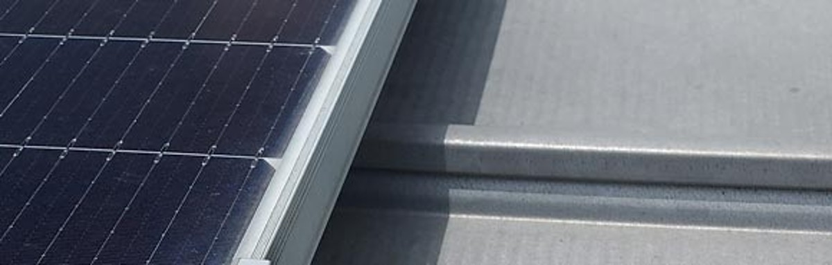 Flachdach mit Anbindung an Unterkonstruktion